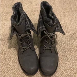 Elenora Plaid Panel Flat Boot size 12